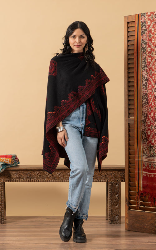 Alpaca Ruana, Nazca, Red & Black