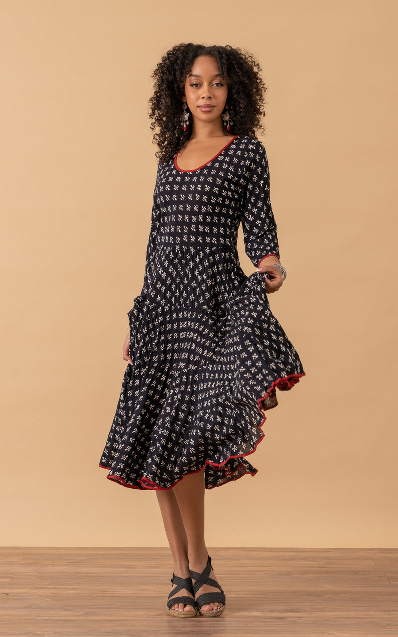 Santa Fe Dress, Long, 3/4 Sleeve, Black Calico – Passementrie Santa Fe Dress, Long, 3/4 Sleeve, Black Calico – Passementrie