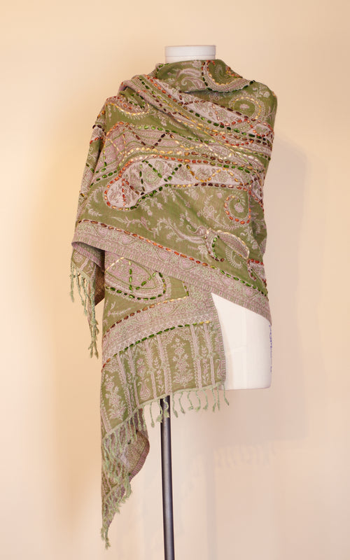 Boiled wool shawl embroidery, Willow