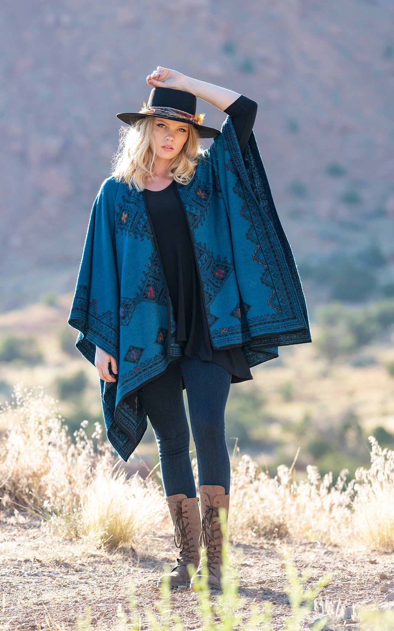 Alpaca Ruana, Nazca, Black/Teal – Passementrie